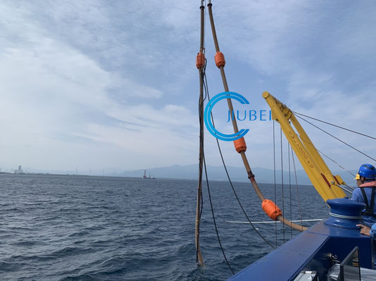 水吸引のホースの浮遊物つばオイルの水中圧力抵抗力があるポリエチレン